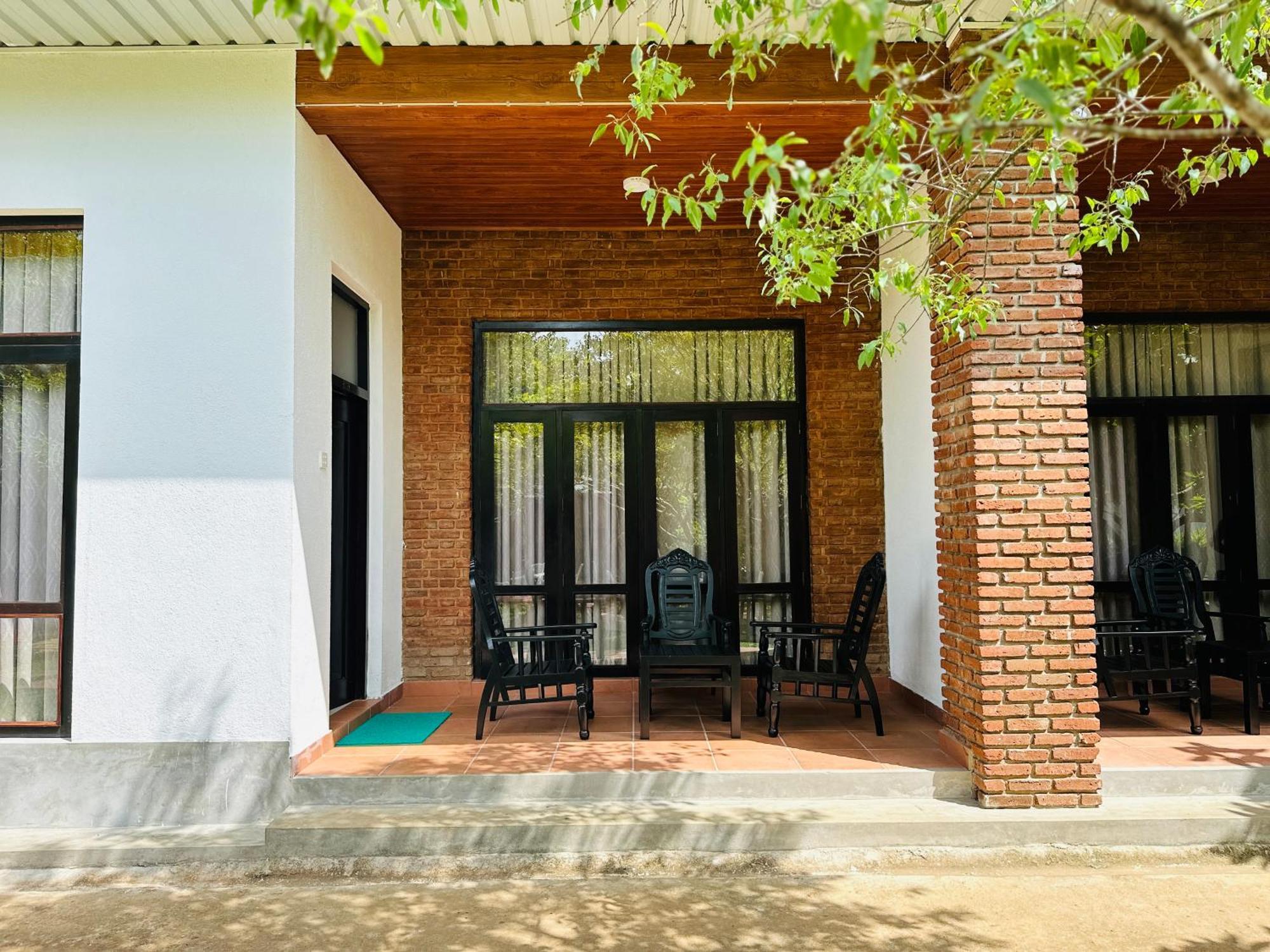 Gamodh Citadel Resort Anuradhapura Exterior photo