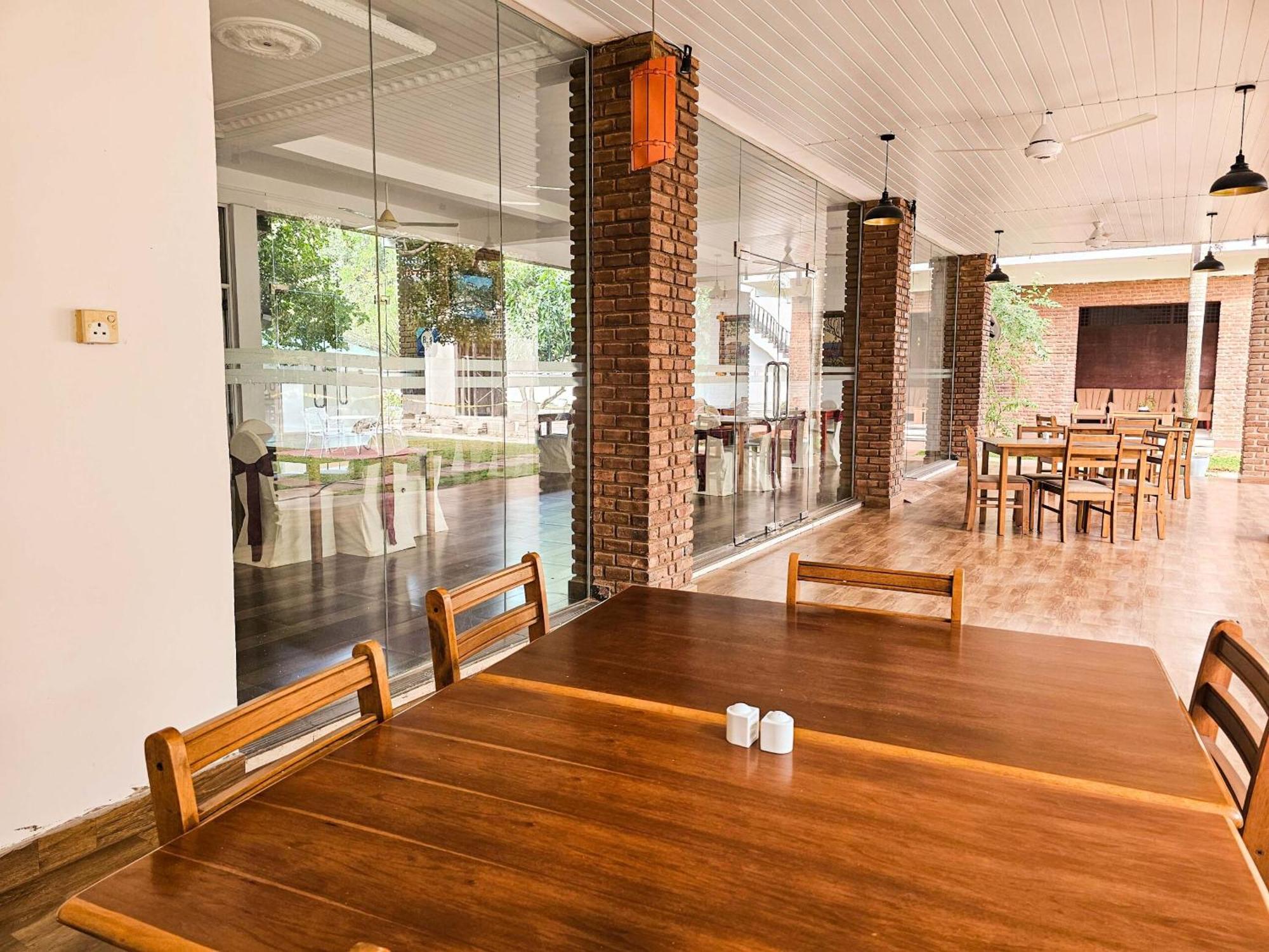 Gamodh Citadel Resort Anuradhapura Exterior photo